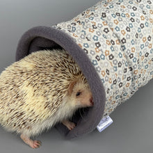 Load image into Gallery viewer, Little daisy stay open tunnel. Padded fleece tunnel. Padded tunnel