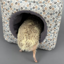 Load image into Gallery viewer, Little daisy cosy cube house. Hedgehog and guinea pig cube house.