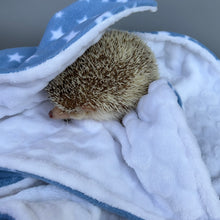 Load image into Gallery viewer, Blue stars fleece and white bubble fleece handling blankets for small pets.