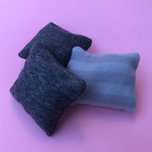Load image into Gallery viewer, Regular cuddle cup cushions. Extra cuddle cup cushions and mini pillows. Removable cushions.