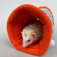 Load image into Gallery viewer, Drama Llama stay open padded fleece tunnel. Padded tunnel for hedgehogs and small pets.