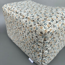 Load image into Gallery viewer, LARGE little daisy cosy bed. Cosy cube. Cuddle Cube. Snuggle house.