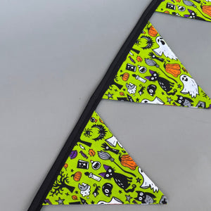 Halloween miniature bunting. Viv decorations. Cage decorations.