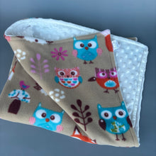 Load image into Gallery viewer, Woodland animals bubble fleece handling blankets for small pets.