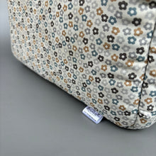 Load image into Gallery viewer, LARGE little daisy cosy bed. Cosy cube. Cuddle Cube. Snuggle house.