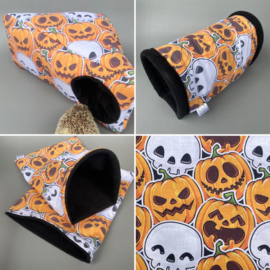 Pumpkin and skulls Halloween full cage set. Corner house, snuggle sack, tunnel set