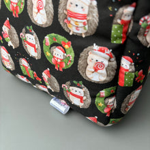 Load image into Gallery viewer, Christmas hedgehogs cosy cube house. Hedgehog and guinea pig cube house. Padded fleece lined house.