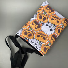 Load image into Gallery viewer, Pumpkin and skulls Halloween padded bonding bag, carry bag for hedgehog.