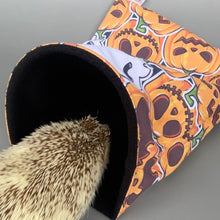 Load image into Gallery viewer, Pumpkin and skulls Halloween full cage set. Cube house, snuggle sack, tunnel set
