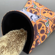 Load image into Gallery viewer, Pumpkin and skulls Halloween full cage set. Corner house, snuggle sack, tunnel set