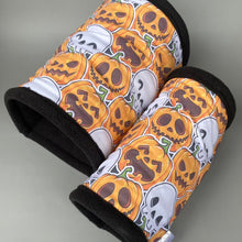 Load image into Gallery viewer, LARGE Pumpkin and skulls Halloween guinea pigs stay open tunnel. Padded fleece tunnel.