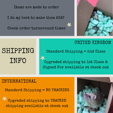 Load image into Gallery viewer, Pack of 6 sleigh hedgehog Christmas cards. Festive hedgehog cards. Happy holidays cards.