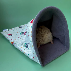 Hogs in pots snuggle sack, snuggle pouch, sleeping bag for hedgehogs and small animal bedding. Fleece lined.