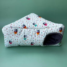 Load image into Gallery viewer, Hogs in pots corner house. Hedgehog and small pet cube house. Padded fleece lined house.