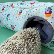 Load image into Gallery viewer, Hogs in pots corner house. Hedgehog and small pet cube house. Padded fleece lined house.