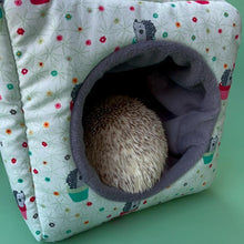 Load image into Gallery viewer, Hogs in pots cosy cube house. Hedgehog and guinea pig cube house. Padded fleece lined house.