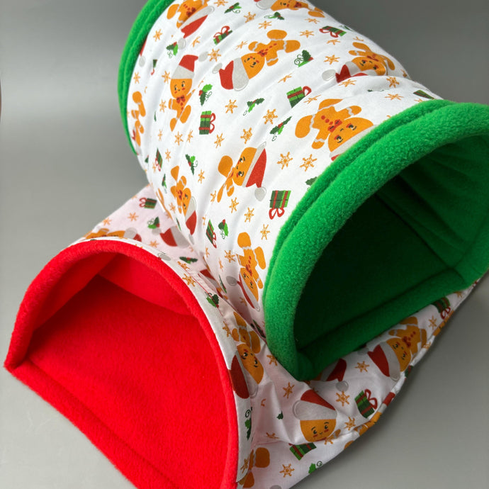 LARGE Christmas gingerbread man mini set. LARGE size tunnel, LARGE snuggle sack and toys. Fleece bedding.