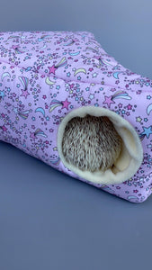 Shotting stars corner house. Hedgehog and small pet cube house. Padded fleece lined house.