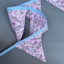 Load image into Gallery viewer, Shooting stars miniature bunting. Viv decorations. Cage decorations.