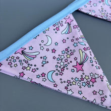 Load image into Gallery viewer, Shooting stars miniature bunting. Viv decorations. Cage decorations.