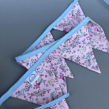 Load image into Gallery viewer, Shooting stars miniature bunting. Viv decorations. Cage decorations.