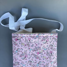 Load image into Gallery viewer, Shooting stars padded bonding bag, carry bag for hedgehog. Fleece lined pet tote. Pet travel bag.