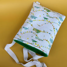 Load image into Gallery viewer, Clouds and bunting padded bonding bag, carry bag for hedgehog. Fleece lined pet tote. Pet travel bag.
