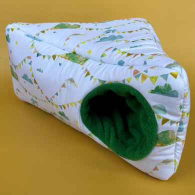 Clouds and bunting corner house. Hedgehog and small pet cube house. Padded fleece lined house.