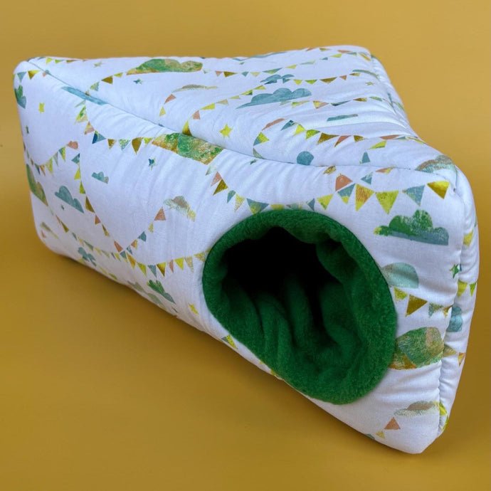 Clouds and bunting corner house. Hedgehog and small pet cube house. Padded fleece lined house.
