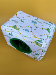 LARGE clouds and bunting  cosy bed. Cosy cube. Cuddle Cube. Snuggle house. Fleece hidey. Padded house for guinea pigs.