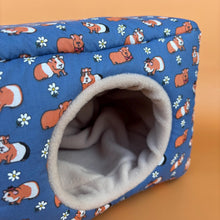 Load image into Gallery viewer, LARGE daisy guinea pigs cosy bed. Cosy cube padded house for guinea pigs.