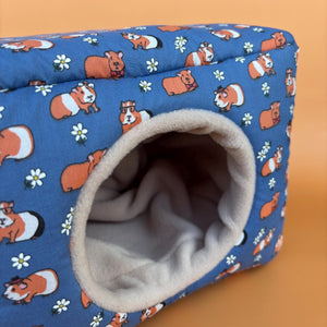 LARGE daisy guinea pigs cosy bed. Cosy cube padded house for guinea pigs.