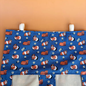 Daisy guinea pigs hanging hay bag for guinea pigs. Cotton hay feeder.