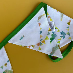 Clouds and bunting miniature bunting. Viv decorations. Cage decorations.