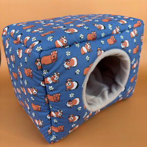 LARGE daisy guinea pigs cosy bed. Cosy cube padded house for guinea pigs.