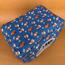 Load image into Gallery viewer, LARGE daisy guinea pigs cosy bed. Cosy cube padded house for guinea pigs.