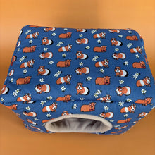 Load image into Gallery viewer, LARGE daisy guinea pigs cosy bed. Cosy cube padded house for guinea pigs.