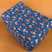 Load image into Gallery viewer, LARGE daisy guinea pigs cosy bed. Cosy cube padded house for guinea pigs.