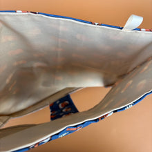 Load image into Gallery viewer, Daisy guinea pigs hanging hay bag for guinea pigs. Cotton hay feeder.