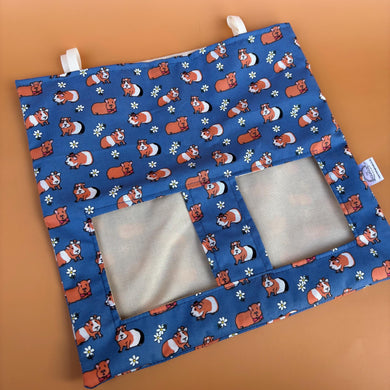 Daisy guinea pigs hanging hay bag for guinea pigs. Cotton hay feeder.