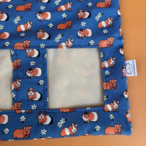 Daisy guinea pigs hanging hay bag for guinea pigs. Cotton hay feeder.