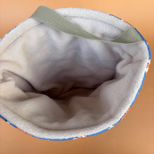 Load image into Gallery viewer, LARGE daisy guinea pigs padded bonding bag. Fleece lined guinea pig pouch.