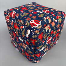 Load image into Gallery viewer, Christmas cosy cube house. Hedgehog and guinea pig cube house. Padded fleece lined house.