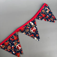 Load image into Gallery viewer, Christmas miniature bunting. Viv decorations. Cage decorations.