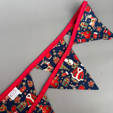 Load image into Gallery viewer, Christmas miniature bunting. Viv decorations. Cage decorations.