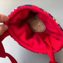Load image into Gallery viewer, Christmas padded bonding bag, carry bag for hedgehog. Fleece lined pet tote. Pet travel bag.