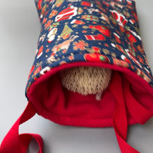 Load image into Gallery viewer, Christmas padded bonding bag, carry bag for hedgehog. Fleece lined pet tote. Pet travel bag.