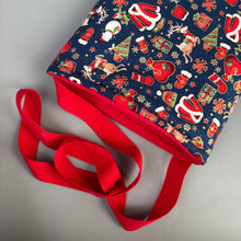 Load image into Gallery viewer, Christmas padded bonding bag, carry bag for hedgehog. Fleece lined pet tote. Pet travel bag.