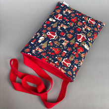 Load image into Gallery viewer, Christmas padded bonding bag, carry bag for hedgehog. Fleece lined pet tote. Pet travel bag.