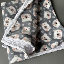 Load image into Gallery viewer, Polar bears bubble fleece handling blankets for small pets.